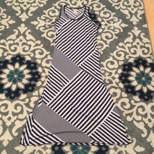 Black and white stopped maxi